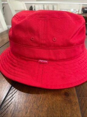 Supreme Bucket Hat Size M/L red Supreme New York Authentic unisex